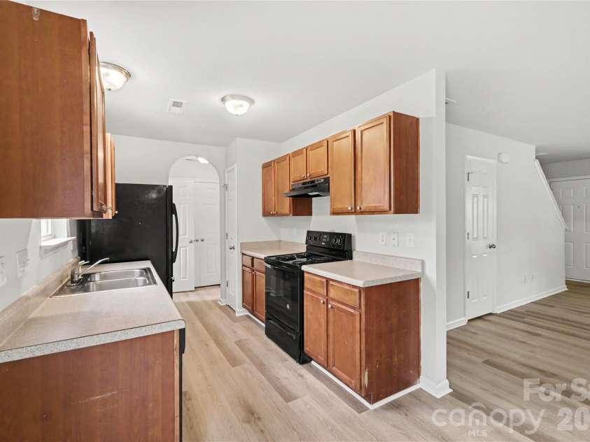 5626 Graypark Drive, Charlotte, NC 28269.  MLS# CAR4398433, YatesRealty ID 42729. 