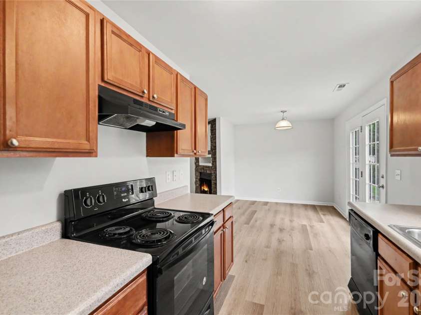 5626 Graypark Drive, Charlotte, NC 28269.  MLS# CAR4398433, YatesRealty ID 42729. 