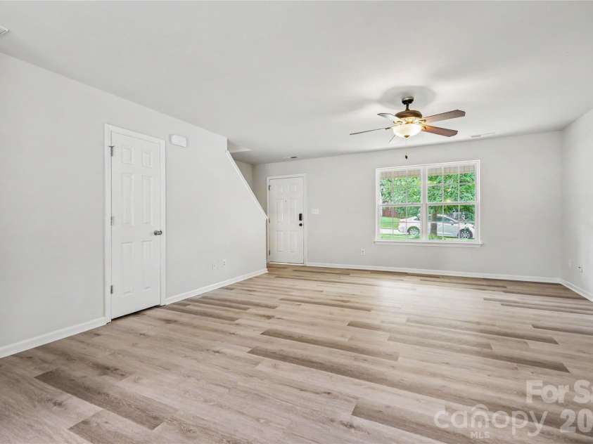 5626 Graypark Drive, Charlotte, NC 28269.  MLS# CAR4398433, YatesRealty ID 42729. 