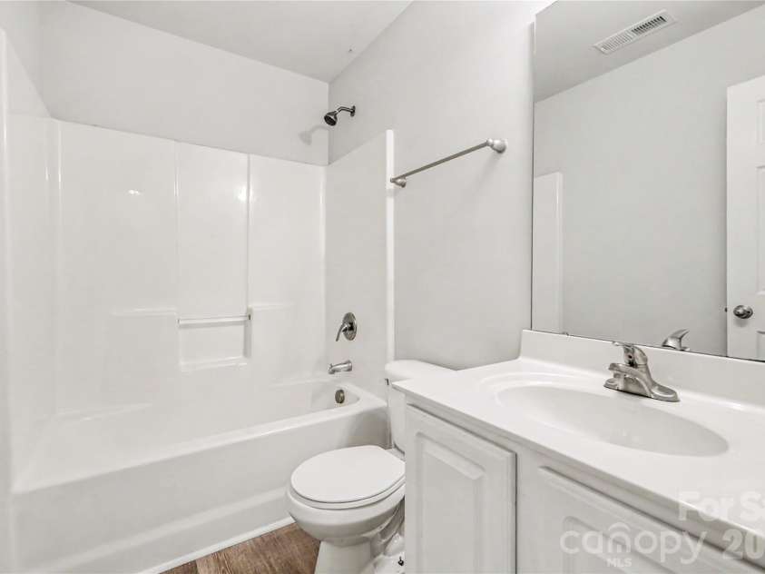 5626 Graypark Drive, Charlotte, NC 28269.  MLS# CAR4398433, YatesRealty ID 42729. 