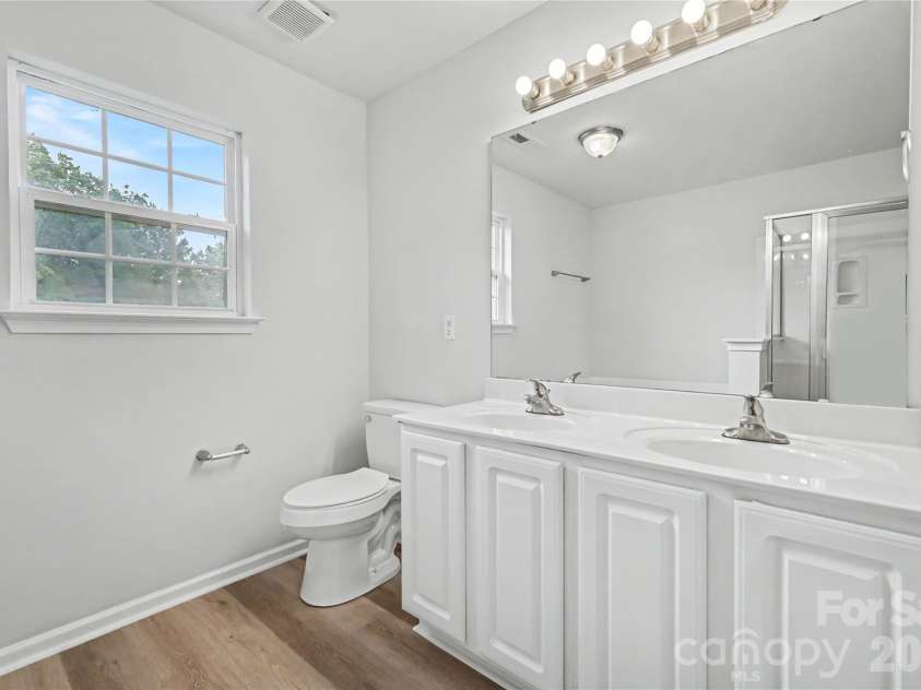 5626 Graypark Drive, Charlotte, NC 28269.  MLS# CAR4398433, YatesRealty ID 42729. 