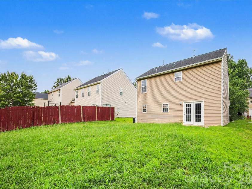 5626 Graypark Drive, Charlotte, NC 28269.  MLS# CAR4398433, YatesRealty ID 42729. 