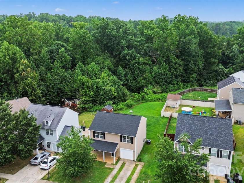 5626 Graypark Drive, Charlotte, NC 28269.  MLS# CAR4398433, YatesRealty ID 42729. 