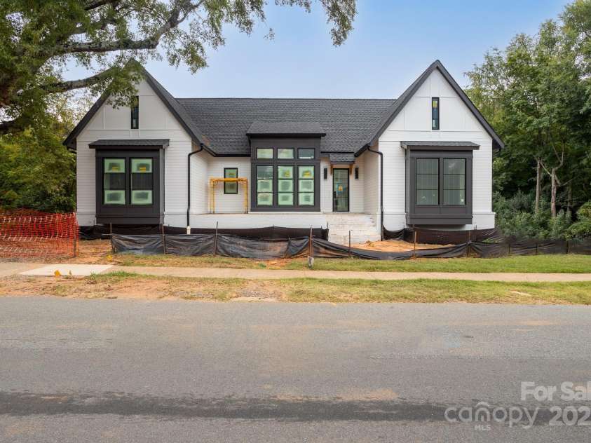 419 South Street, Davidson, NC 28036.  MLS# CAR4183943, YatesRealty ID 4273. 