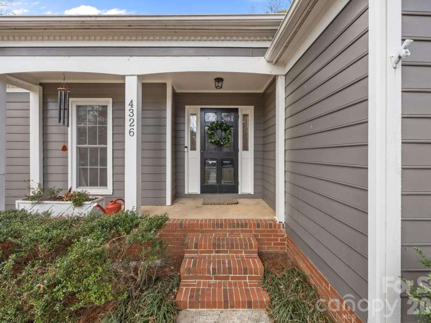 4326 Saxonbury Way, Charlotte, NC 28269.  MLS# CAR4356115, YatesRealty ID 4273. 
