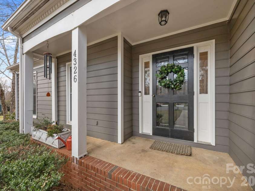 4326 Saxonbury Way, Charlotte, NC 28269.  MLS# CAR4356115, YatesRealty ID 4273. 