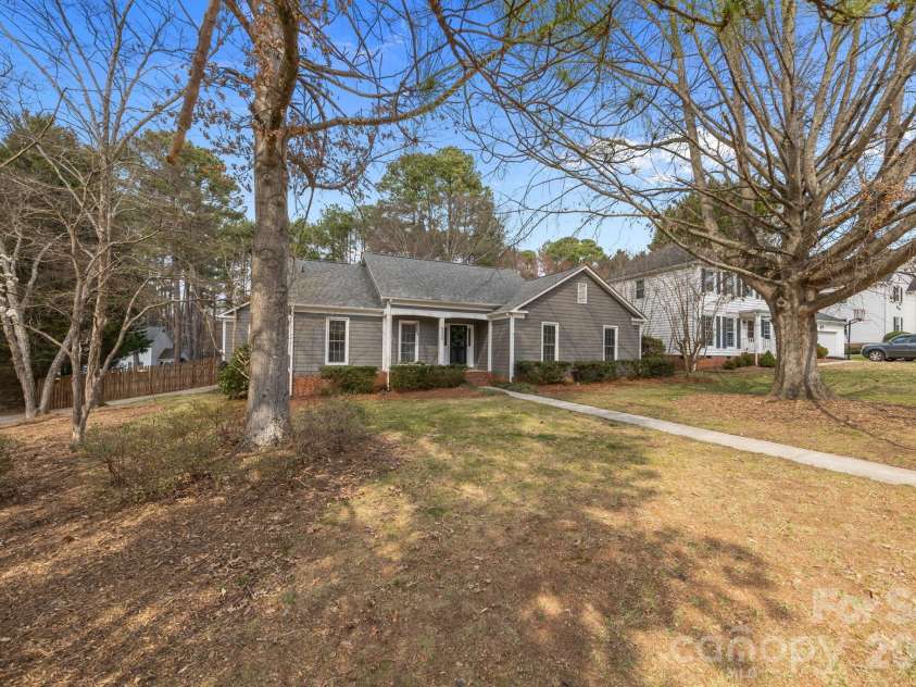 4326 Saxonbury Way, Charlotte, NC 28269.  MLS# CAR4356115, YatesRealty ID 4273. 