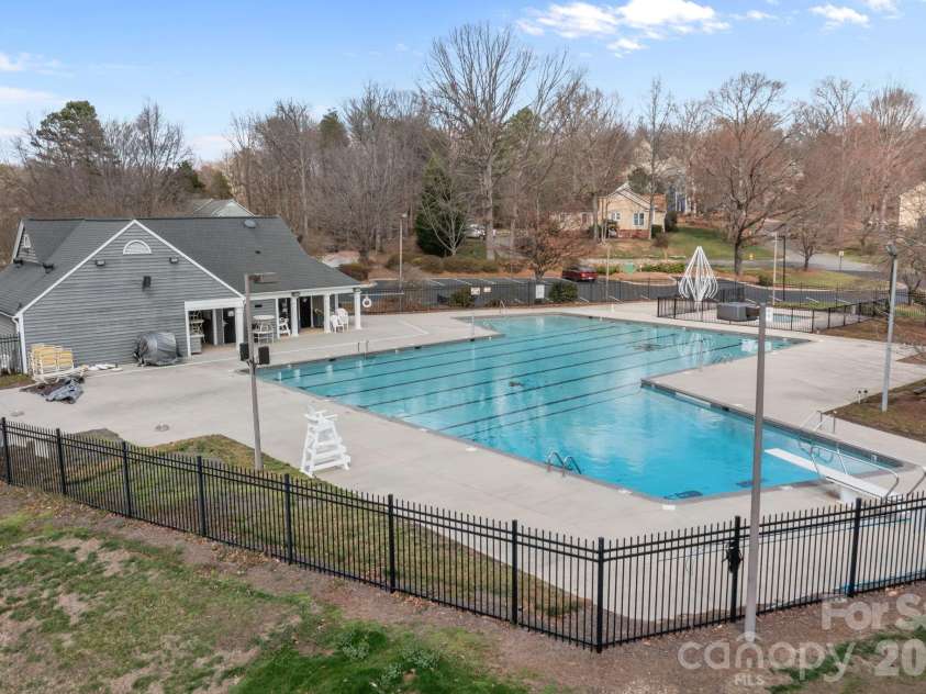 4326 Saxonbury Way, Charlotte, NC 28269.  MLS# CAR4356115, YatesRealty ID 4273. 