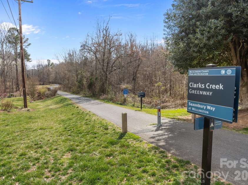 4326 Saxonbury Way, Charlotte, NC 28269.  MLS# CAR4356115, YatesRealty ID 4273. 