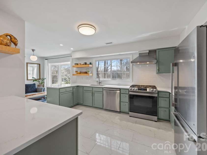 4326 Saxonbury Way, Charlotte, NC 28269.  MLS# CAR4356115, YatesRealty ID 4273. 