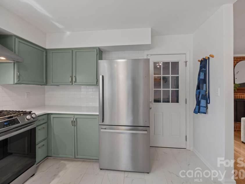 4326 Saxonbury Way, Charlotte, NC 28269.  MLS# CAR4356115, YatesRealty ID 4273. 