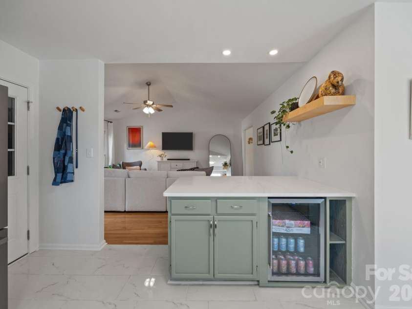 4326 Saxonbury Way, Charlotte, NC 28269.  MLS# CAR4356115, YatesRealty ID 4273. 