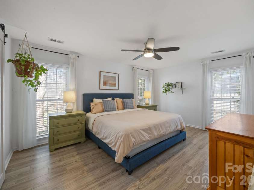4326 Saxonbury Way, Charlotte, NC 28269.  MLS# CAR4356115, YatesRealty ID 4273. 
