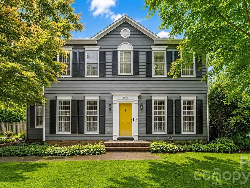 6901 Daerwood Place, Charlotte, NC 28215.  MLS# CAR4386128, YatesRealty ID 42730. 