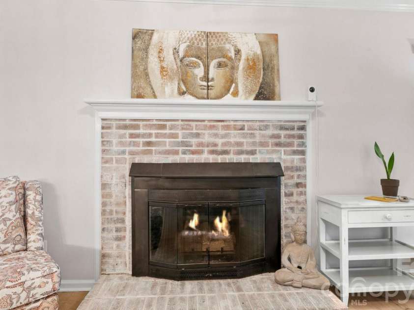6901 Daerwood Place, Charlotte, NC 28215.  MLS# CAR4386128, YatesRealty ID 42730. 