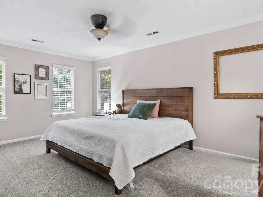 6901 Daerwood Place, Charlotte, NC 28215.  MLS# CAR4386128, YatesRealty ID 42730. 