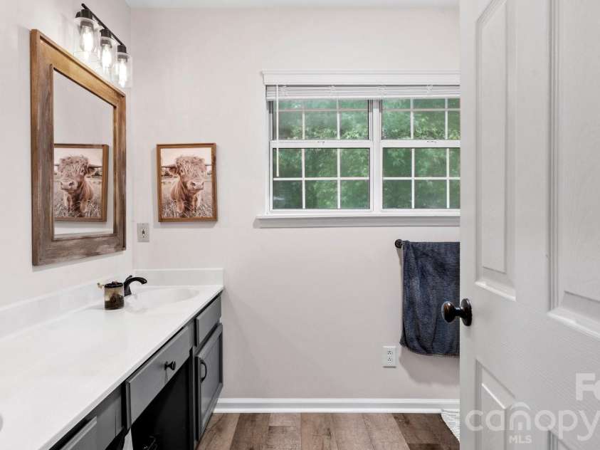 6901 Daerwood Place, Charlotte, NC 28215.  MLS# CAR4386128, YatesRealty ID 42730. 