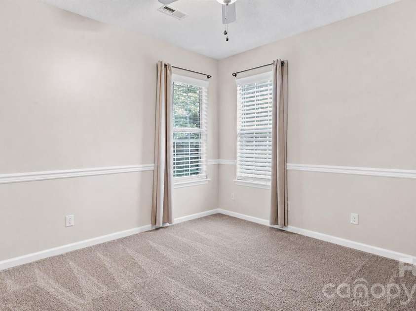 6901 Daerwood Place, Charlotte, NC 28215.  MLS# CAR4386128, YatesRealty ID 42730. 