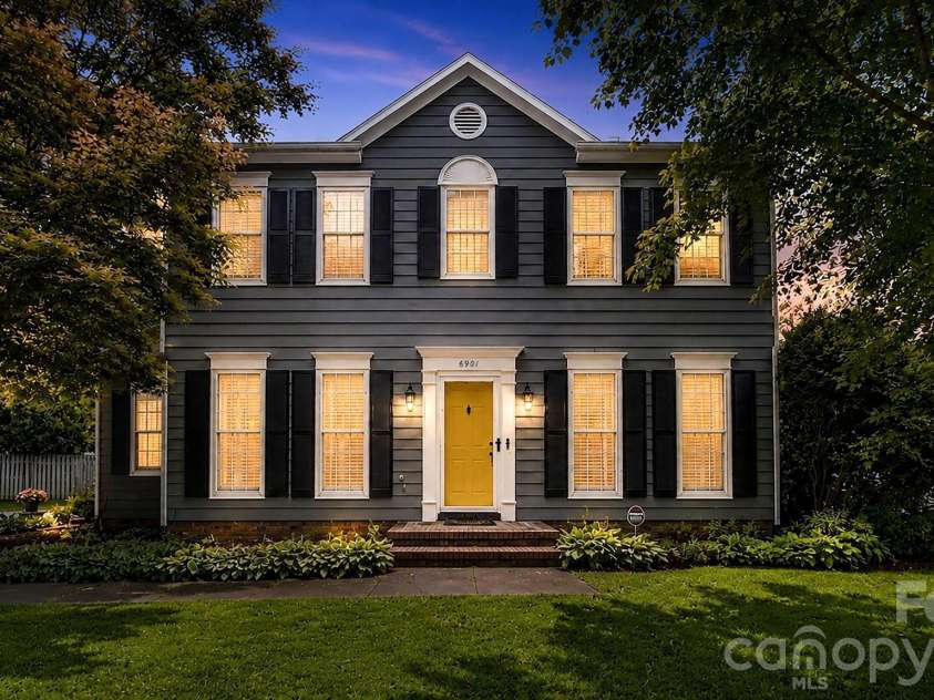 6901 Daerwood Place, Charlotte, NC 28215.  MLS# CAR4386128, YatesRealty ID 42730. 