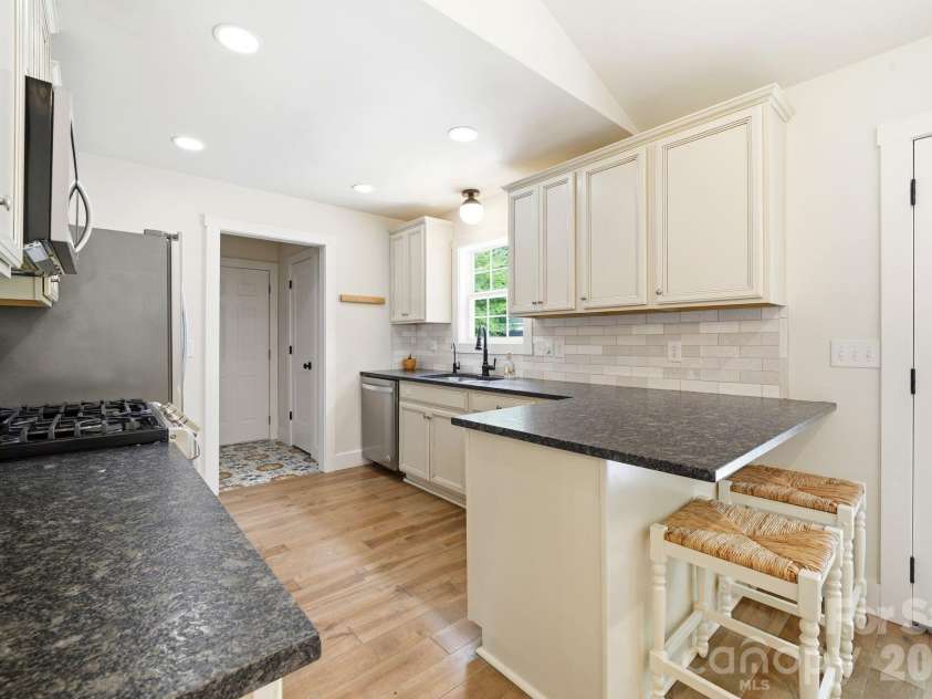 1556 Meadow Glen Lane, Rock Hill, SC 29730.  MLS# CAR4411798, YatesRealty ID 42731. 