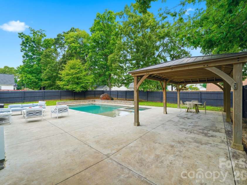 1556 Meadow Glen Lane, Rock Hill, SC 29730.  MLS# CAR4411798, YatesRealty ID 42731. 