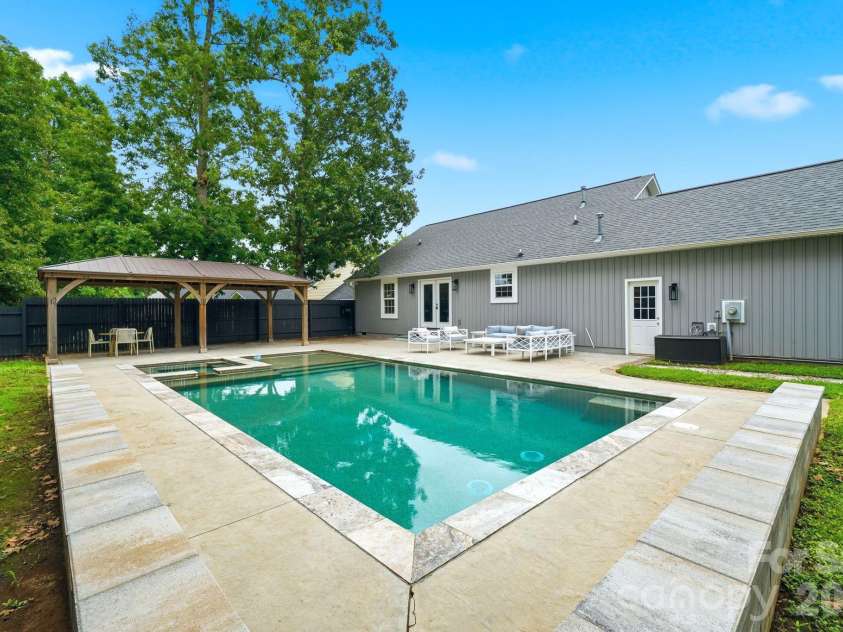 1556 Meadow Glen Lane, Rock Hill, SC 29730.  MLS# CAR4411798, YatesRealty ID 42731. 