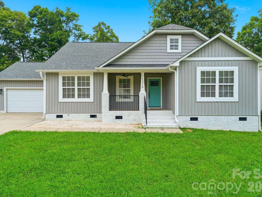 1556 Meadow Glen Lane, Rock Hill, SC 29730.  MLS# CAR4411798, YatesRealty ID 42731. Welcome Home!