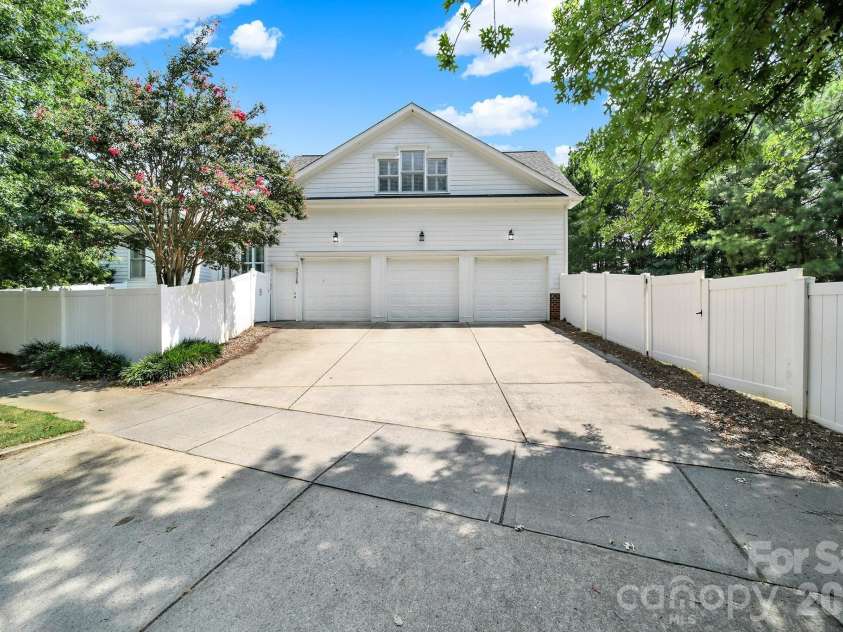 3328 Richards Crossing, Fort Mill, SC 29708.  MLS# CAR4401571, YatesRealty ID 42732. 