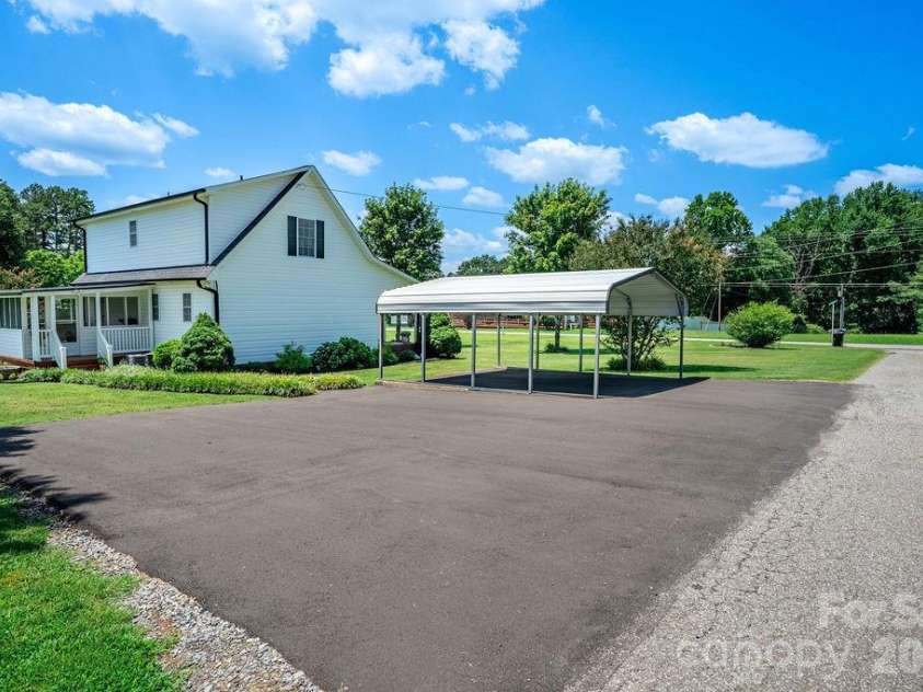 510 Mauneyville Road, Cherryville, NC 28021.  MLS# CAR4410996, YatesRealty ID 42733. 