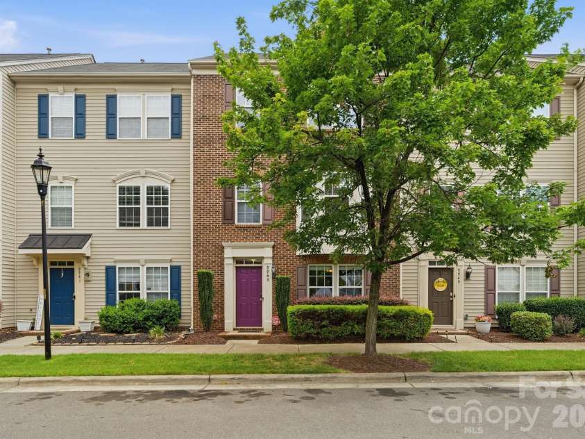 9945 Kings Parade Boulevard, Charlotte, NC 28273.  MLS# CAR4401328, YatesRealty ID 42735. 