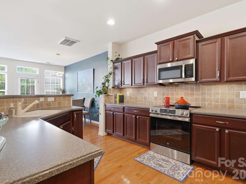 9945 Kings Parade Boulevard, Charlotte, NC 28273.  MLS# CAR4401328, YatesRealty ID 42735. 