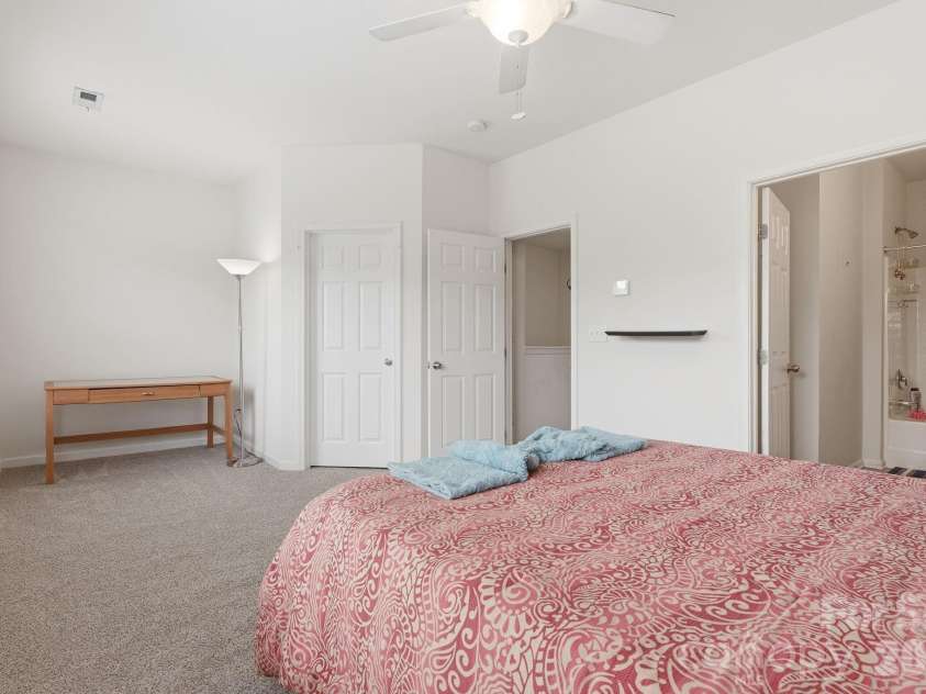 9945 Kings Parade Boulevard, Charlotte, NC 28273.  MLS# CAR4401328, YatesRealty ID 42735. 