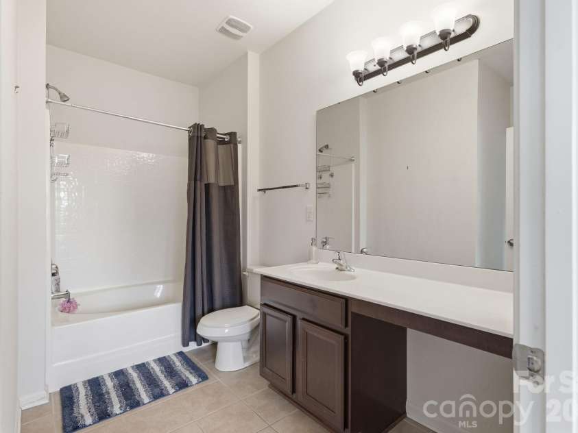 9945 Kings Parade Boulevard, Charlotte, NC 28273.  MLS# CAR4401328, YatesRealty ID 42735. 