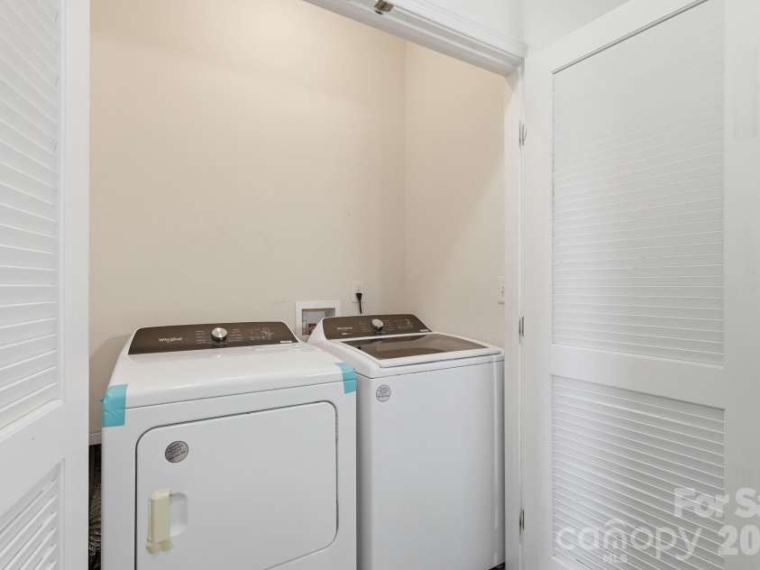 9945 Kings Parade Boulevard, Charlotte, NC 28273.  MLS# CAR4401328, YatesRealty ID 42735. 