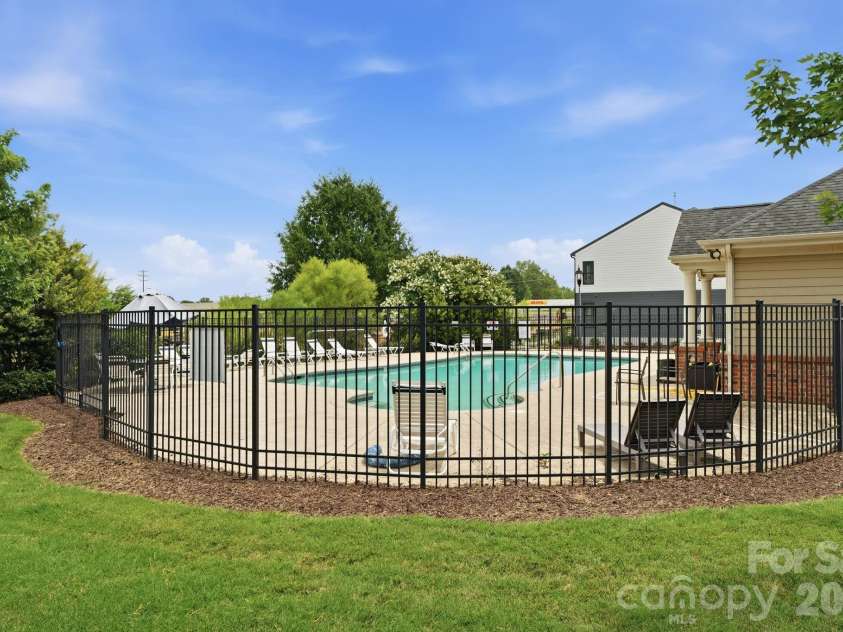 9945 Kings Parade Boulevard, Charlotte, NC 28273.  MLS# CAR4401328, YatesRealty ID 42735. 