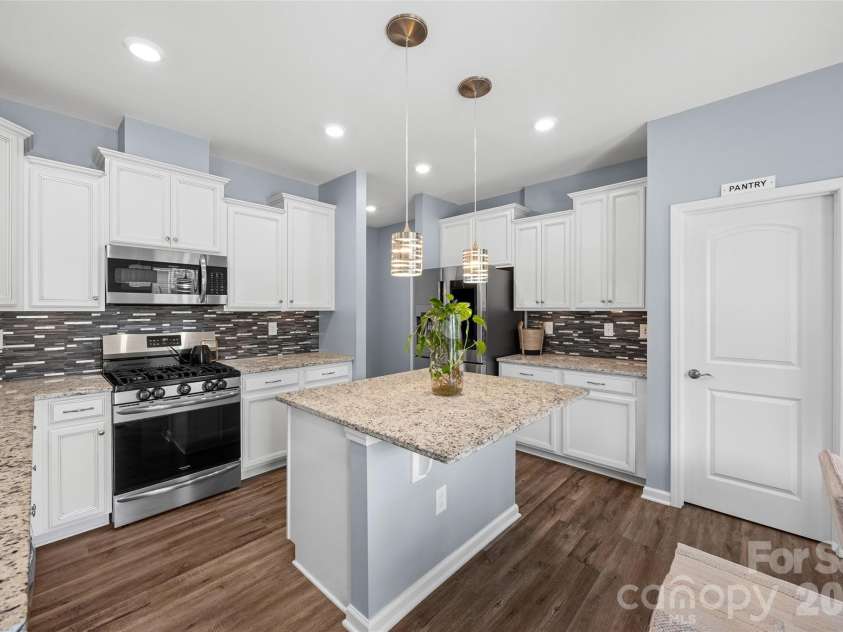 2022 Napa Valley Drive, Waxhaw, NC 28173.  MLS# CAR4417002, YatesRealty ID 42736. 