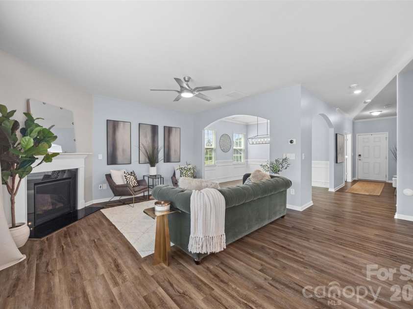 2022 Napa Valley Drive, Waxhaw, NC 28173.  MLS# CAR4417002, YatesRealty ID 42736. 