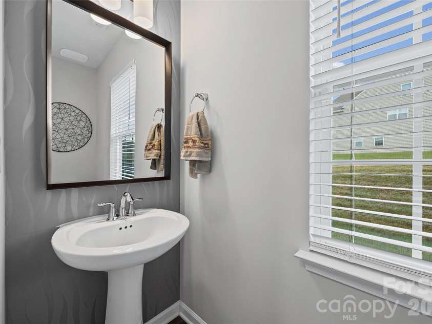 2022 Napa Valley Drive, Waxhaw, NC 28173.  MLS# CAR4417002, YatesRealty ID 42736. 