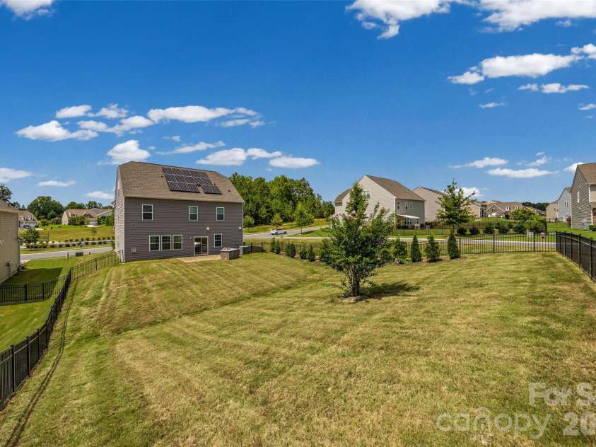 2022 Napa Valley Drive, Waxhaw, NC 28173.  MLS# CAR4417002, YatesRealty ID 42736. 