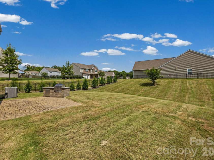 2022 Napa Valley Drive, Waxhaw, NC 28173.  MLS# CAR4417002, YatesRealty ID 42736. 