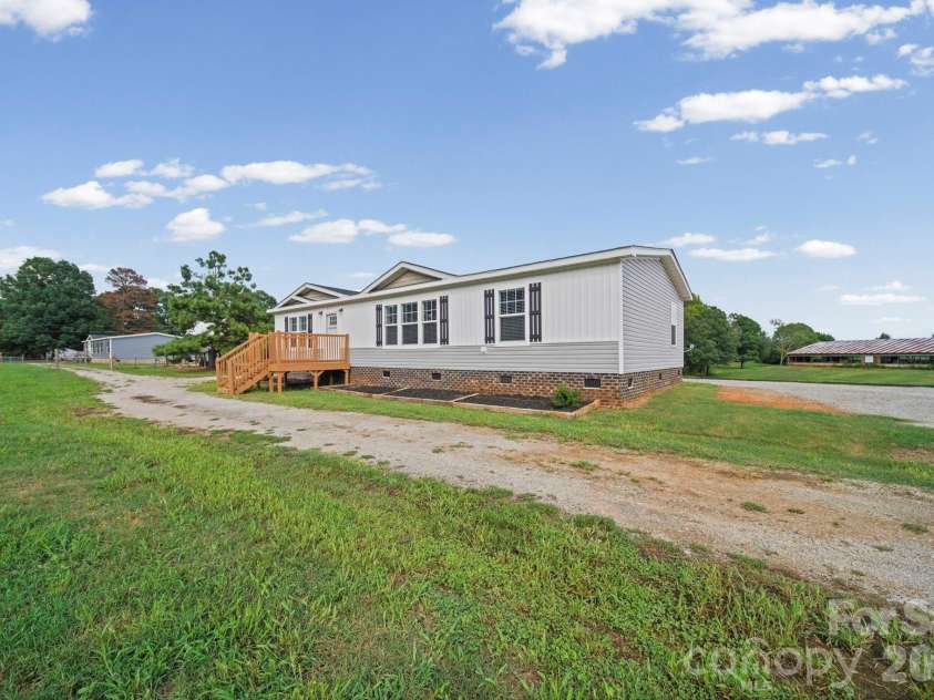 6311 Old Pageland Marshville Road, Marshville, NC 28103.  MLS# CAR4410392, YatesRealty ID 42737. 