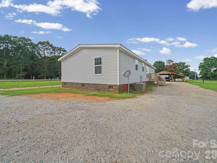 6311 Old Pageland Marshville Road, Marshville, NC 28103.  MLS# CAR4410392, YatesRealty ID 42737. 
