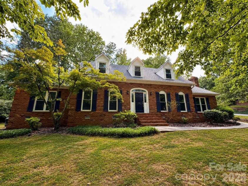 271 Ikerd Drive, Concord, NC 28025.  MLS# CAR4396759, YatesRealty ID 4274. 271 Ikerd Drive-Welcome home!