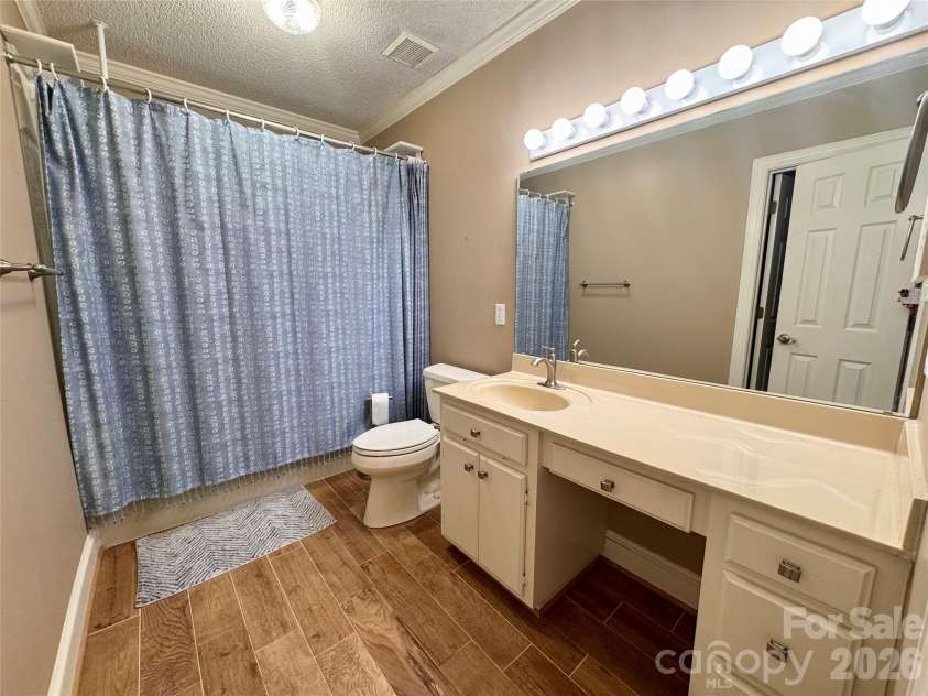 271 Ikerd Drive, Concord, NC 28025.  MLS# CAR4396759, YatesRealty ID 4274. Full hall bath