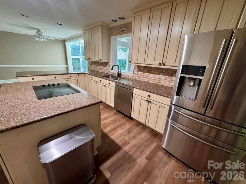 271 Ikerd Drive, Concord, NC 28025.  MLS# CAR4396759, YatesRealty ID 4274. Kitchen