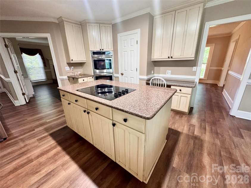 271 Ikerd Drive, Concord, NC 28025.  MLS# CAR4396759, YatesRealty ID 4274. Kitchen