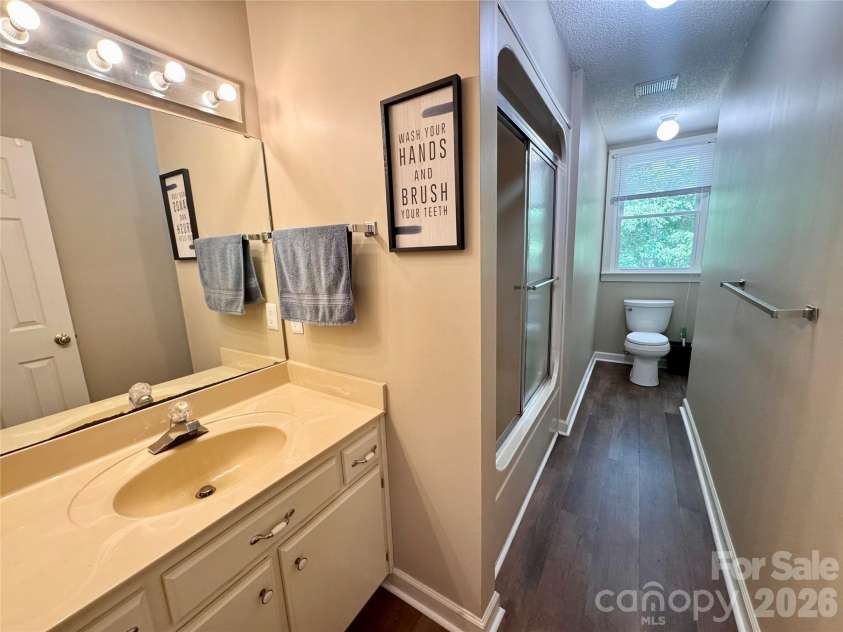 271 Ikerd Drive, Concord, NC 28025.  MLS# CAR4396759, YatesRealty ID 4274. Upstairs hall bath