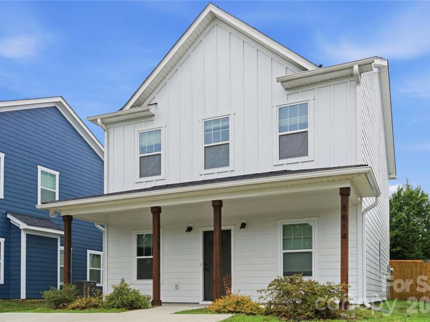 8514 Sharonbrook Drive, Charlotte, NC 28210.  MLS# CAR4384327, YatesRealty ID 42740. 