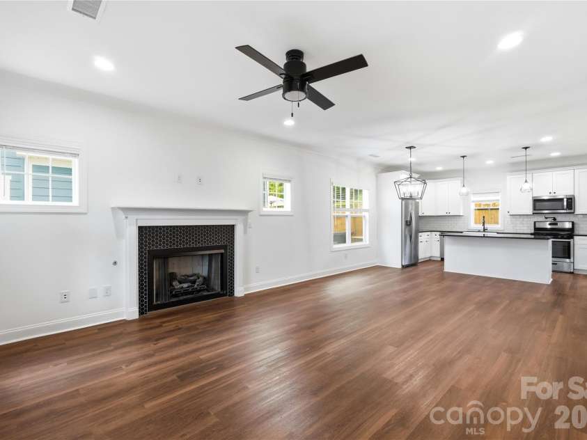 8514 Sharonbrook Drive, Charlotte, NC 28210.  MLS# CAR4384327, YatesRealty ID 42740. 