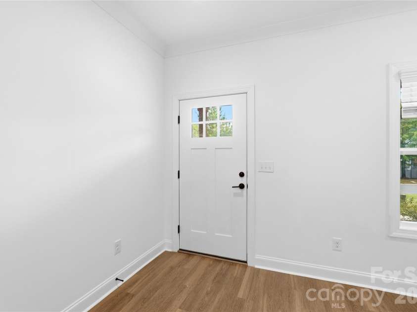8514 Sharonbrook Drive, Charlotte, NC 28210.  MLS# CAR4384327, YatesRealty ID 42740. 